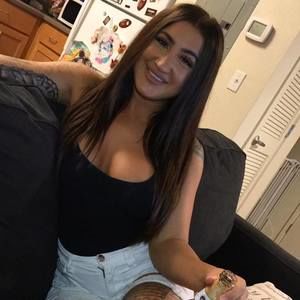 Meet your Posher, Briana